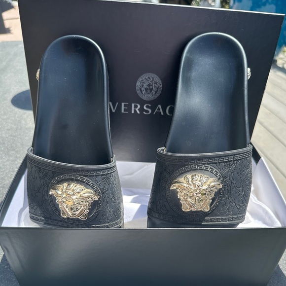 Versace Women's Black Gold Medusa Palazzo Sandals Slides size 40 - Picture 8 of 14
